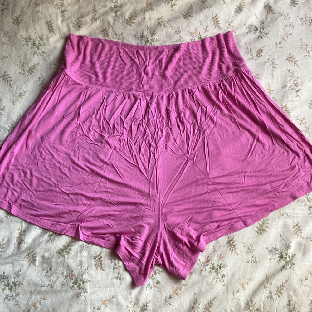 Aerie pink lounge shorts with side pockets size XXL great condition never worn - Picture 8 of 9